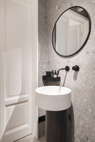 Bagno in stile contemporaneo di 4 di tIPS ARCHITECTS Bagno in stile contemporaneo di 4 di tIPS ARCHITECTS