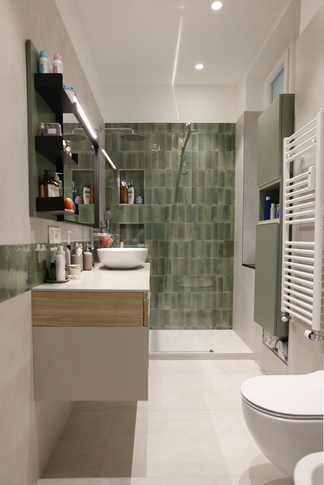 Bagno in stile contemporaneo di 6 di Valentina Solera Architetto Bagno in stile contemporaneo di 6 di Valentina Solera Architetto