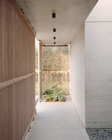 Patio in stile minimal di 16 di Didonè Comacchio Architects