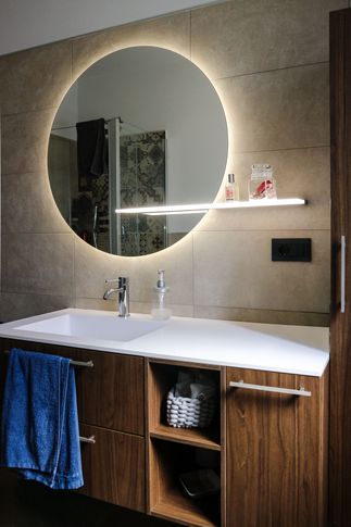 Bagno in stile moderno di 6 di Studio LABventinove