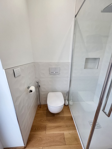 Bagno in stile contemporaneo di 6 di Studio MAC