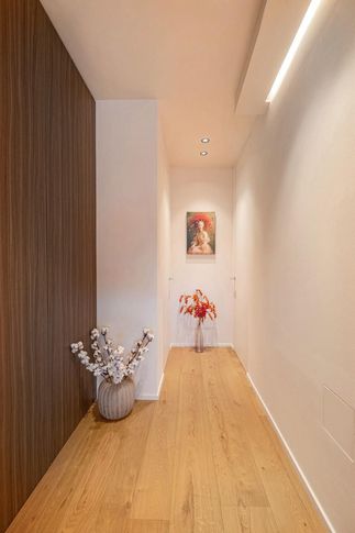 Ingresso in stile japandi di 5 di Studio di Architettura Barbara Vucusa Architetto Ingresso in stile japandi di 5 di Studio di Architettura Barbara Vucusa Architetto