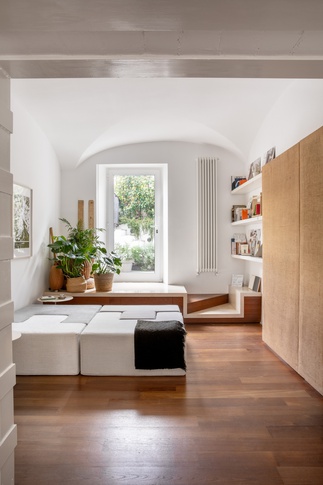 Soggiorno in stile contemporaneo di 65 di Francesca Delicato_architettura e design