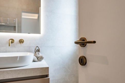 Bagno in stile contemporaneo di 6 di Gianluca Chiocca Interior Design Studio Bagno in stile contemporaneo di 6 di Gianluca Chiocca Interior Design Studio
