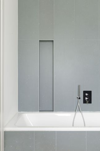 Bagno in stile contemporaneo di 5 di vianello gasparin progetti