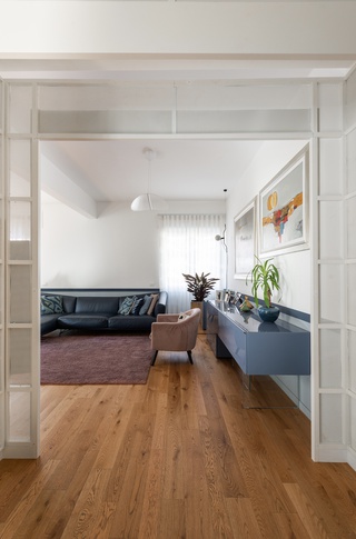 Soggiorno in stile contemporaneo di 40 di Equus Architects