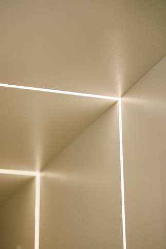 Camera da Letto in stile contemporaneo di 20 di Alessio Vittori | Creative Design Studio