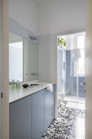 Bagno in stile contemporaneo di 6 di induestudio