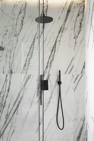 Bagno in stile contemporaneo di 6 di EasyRelooking srls