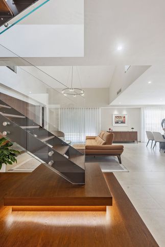 Open Space in stile contemporaneo di 65 di Ciquadro Architetti