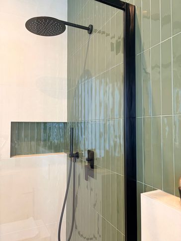 Bagno in stile moderno di 5 di SuMisura Architetti