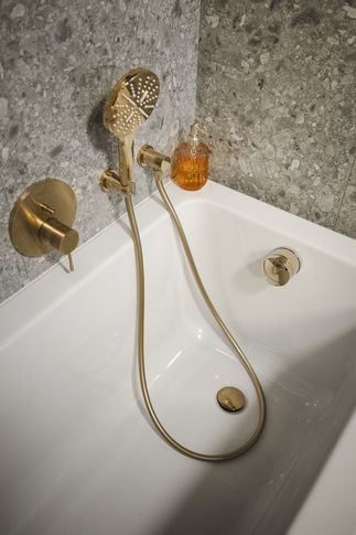 Bagno di Servizio in stile contemporaneo di 5 di SaturninoStudio Architecture and Design Bagno di Servizio in stile contemporaneo di 5 di SaturninoStudio Architecture and Design