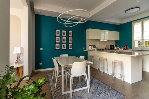 Cucina in stile contemporaneo di 10 di Caterina Scamardella Architetto Cucina in stile contemporaneo di 10 di Caterina Scamardella Architetto