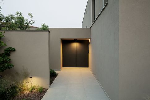 Facciata in stile minimal di null di Didonè Comacchio Architects