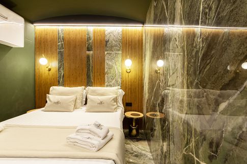 Camera da Letto in stile contemporaneo di 30 di Salvatore Sito Interior Designer