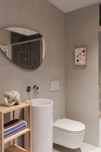 Bagno in stile contemporaneo di 3 di Alessia Provenzano architetto Bagno in stile contemporaneo di 3 di Alessia Provenzano architetto