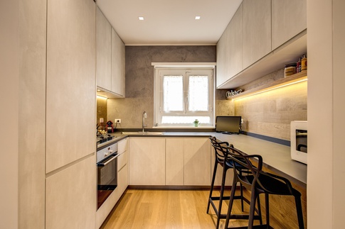 Cucina in stile contemporaneo di 10 di MOB Architects