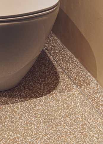 Bagno in stile contemporaneo di 2 di RAG Architettura di Giuseppe Raimondo Architetto