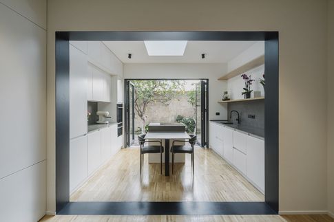 Open Space in stile contemporaneo di 38 di Tramas