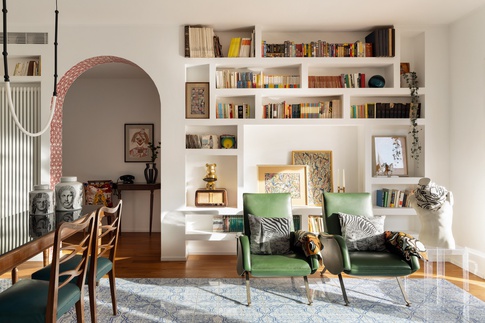Soggiorno in stile mediterraneo di 36 di VALENTINA AUTIERO    architecture │ interiors │ design projects