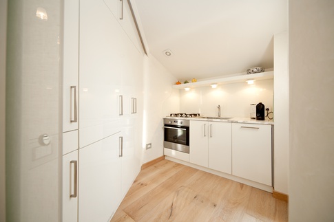 Cucina in stile contemporaneo di 6 di Elena Vigano' Architetto