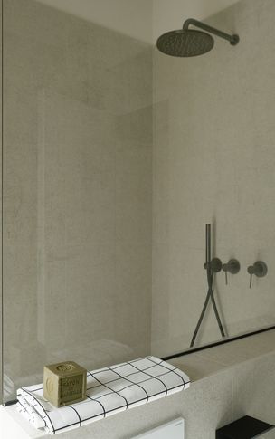 Bagno in stile contemporaneo di 6 di Michela Cordisco Studio