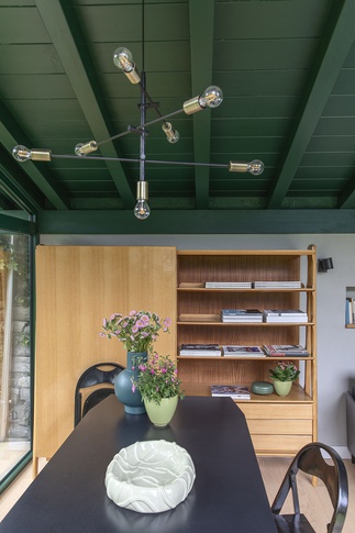 Soggiorno in stile contemporaneo di 18 di Chantal Forzatti architetto