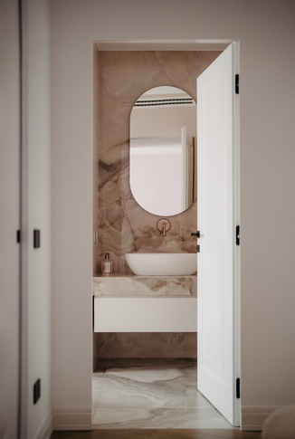 Open Space in stile glamour di 150 di Architetto Michelangelo Todisco