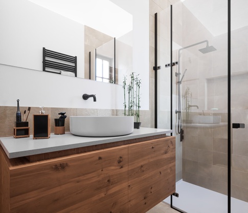 Bagno in stile moderno di 5 di Caterina Scamardella Architetto