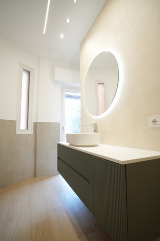 Bagno in stile contemporaneo di 7 di Rinnova Home 3d