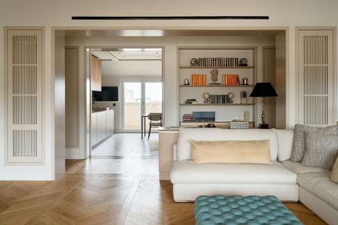 Soggiorno in stile contemporaneo di 50 di Studio Gaetano Riccardelli