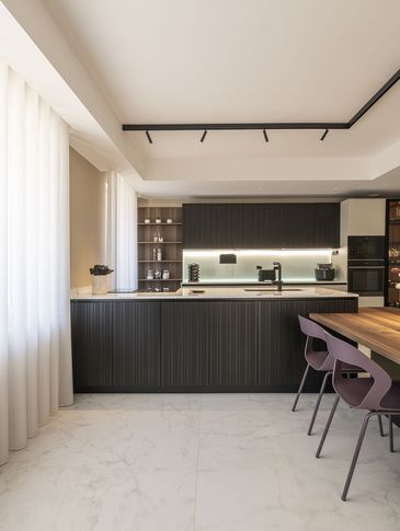 Cucina in stile contemporaneo di 30 di Diletta Villani Architetto Cucina in stile contemporaneo di 30 di Diletta Villani Architetto