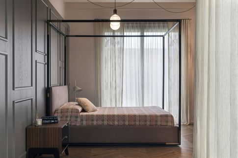 Camera da Letto in stile eclettico di 40 di Lorenzo Franzi | Fotografia