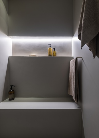 Bagno in stile contemporaneo di 5 di Studio Dom