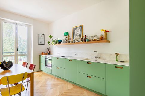 Cucina in stile contemporaneo di 20 di tIPS ARCHITECTS