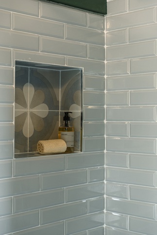 Bagno in stile contemporaneo di 3 di Chantal Forzatti architetto