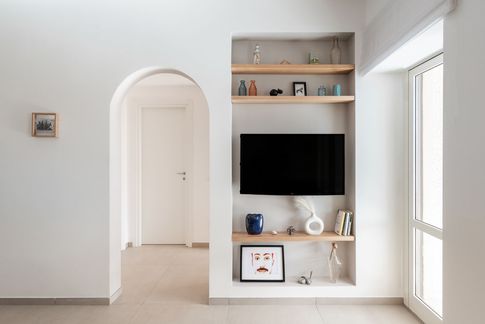 Soggiorno in stile mediterraneo di 30 di Caprioli Architetti Soggiorno in stile mediterraneo di 30 di Caprioli Architetti