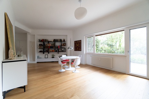 Soggiorno in stile moderno di 40 di LIT-ARCHITECTS