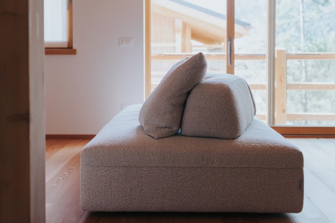 Open Space in stile moderno di 60 di design by very
