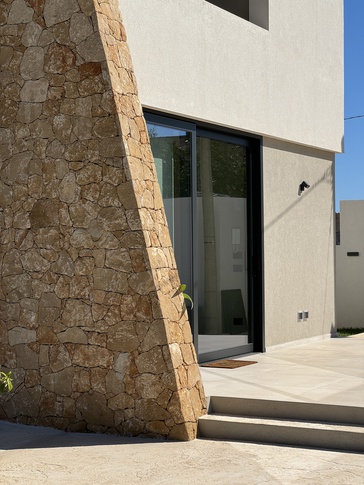 Facciata in stile contemporaneo di null di Giuseppe Palermo architetto (Soqquadro architetti)