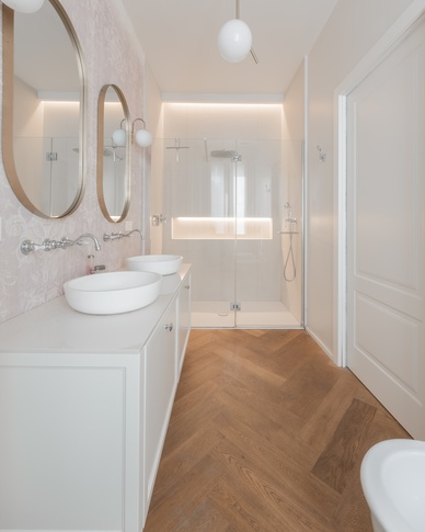 Bagno in stile classico di 7 di Annalisa Carli Architetto