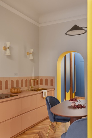 Cucina in stile maximalista di 11 di Rachele Biancalani Studio