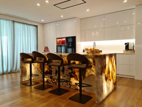 Open Space in stile moderno di 80 di GIOVANNI SELLITRI STUDIO