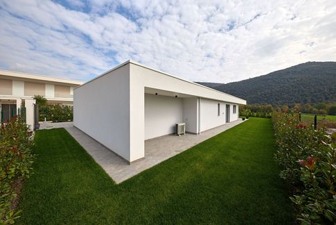 Giardino in stile contemporaneo di 329 di DQA Studio di architettura