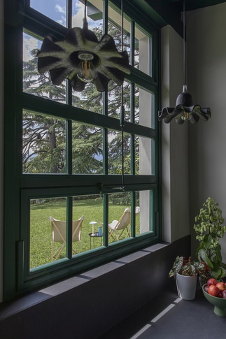 Cucina in stile contemporaneo di 7 di Chantal Forzatti architetto