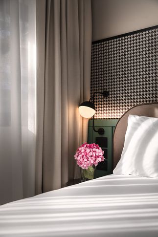Camera da Letto in stile contemporaneo di 1 di Lorenzo Franzi | Fotografia