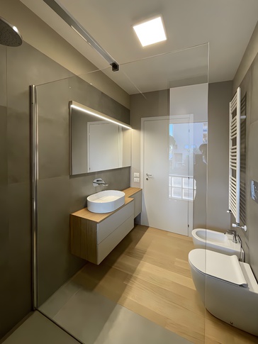 Bagno in stile minimal di 3 di JFD Juri Favilli Design