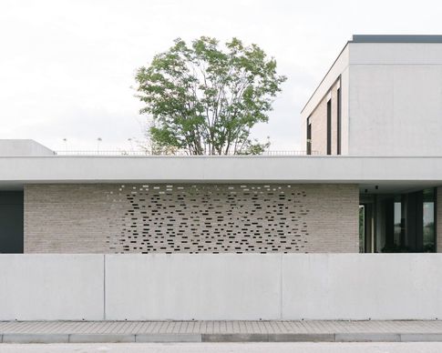 Facciata in stile minimal di null di Didonè Comacchio Architects