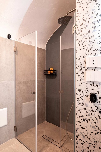 Bagno in stile contemporaneo di 1 di MANUARINO architettura design comunicazione
