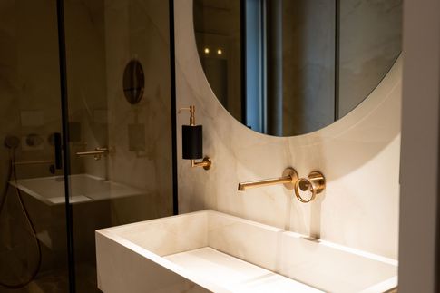 Bagno in stile contemporaneo di 10 di Salvatore Sito Interior Designer